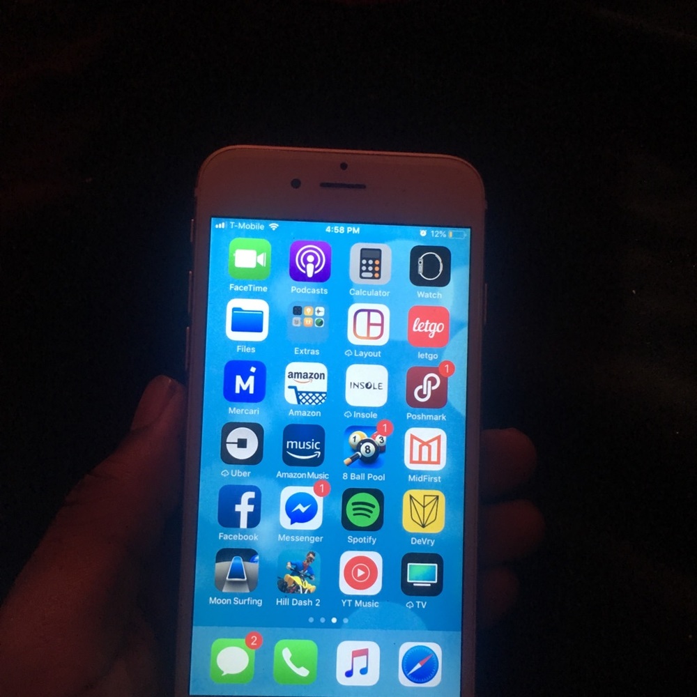 iPhone 6s gold unlocked Nuthn wrong with it